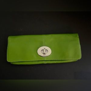 Coach Green Leather Turnlock Bifold Clutch Pouch